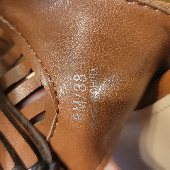 Vince Camuto size 8 Brown Wedge Sandals - Picture 8 of 8